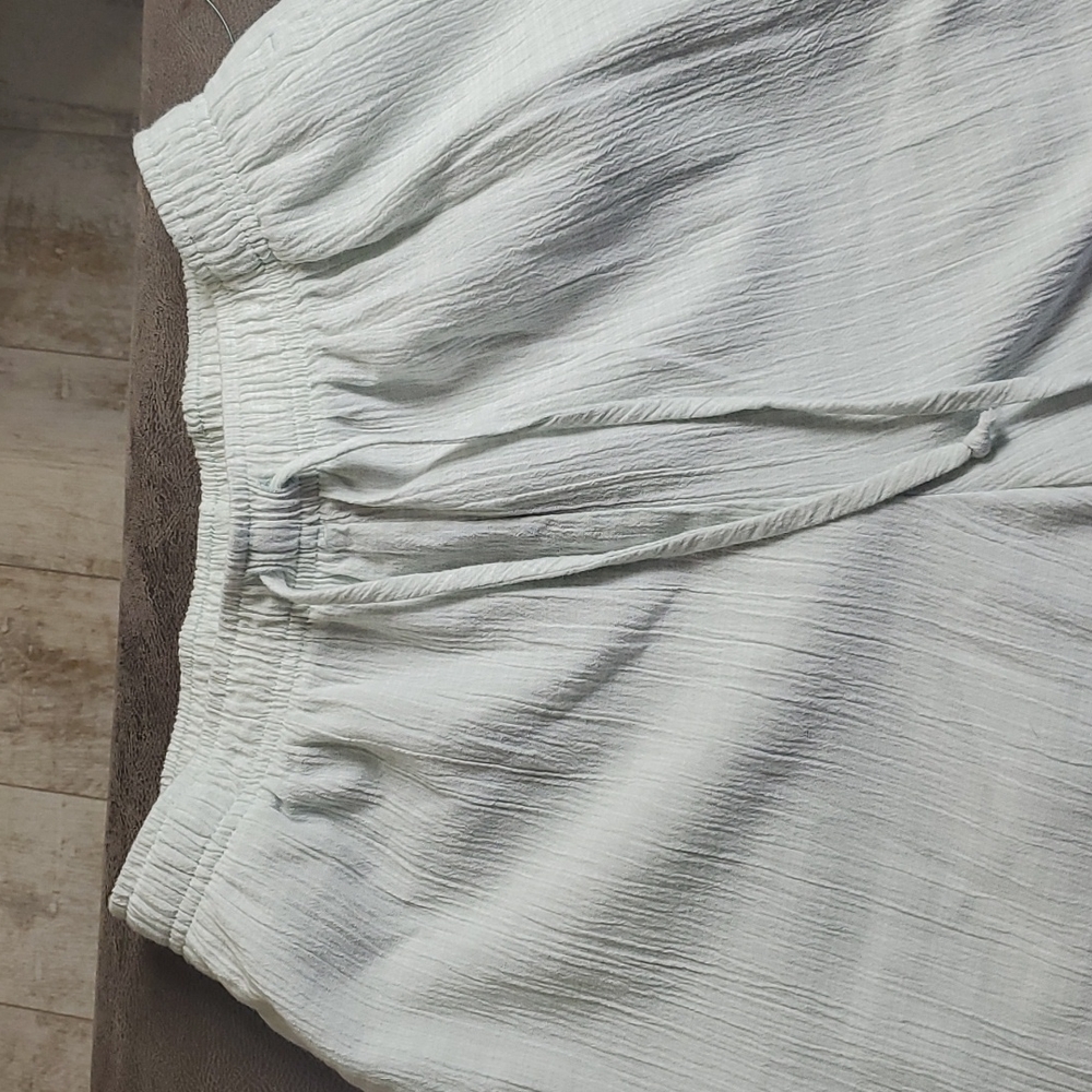 Beach style pants size 10